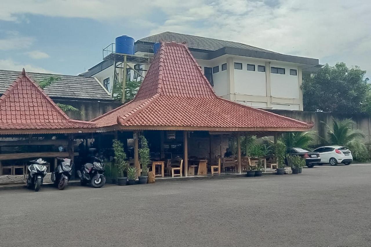 Hotel Reddoorz Syariah Near Tugu Lampu Gentur Cianjur Exteriér fotografie