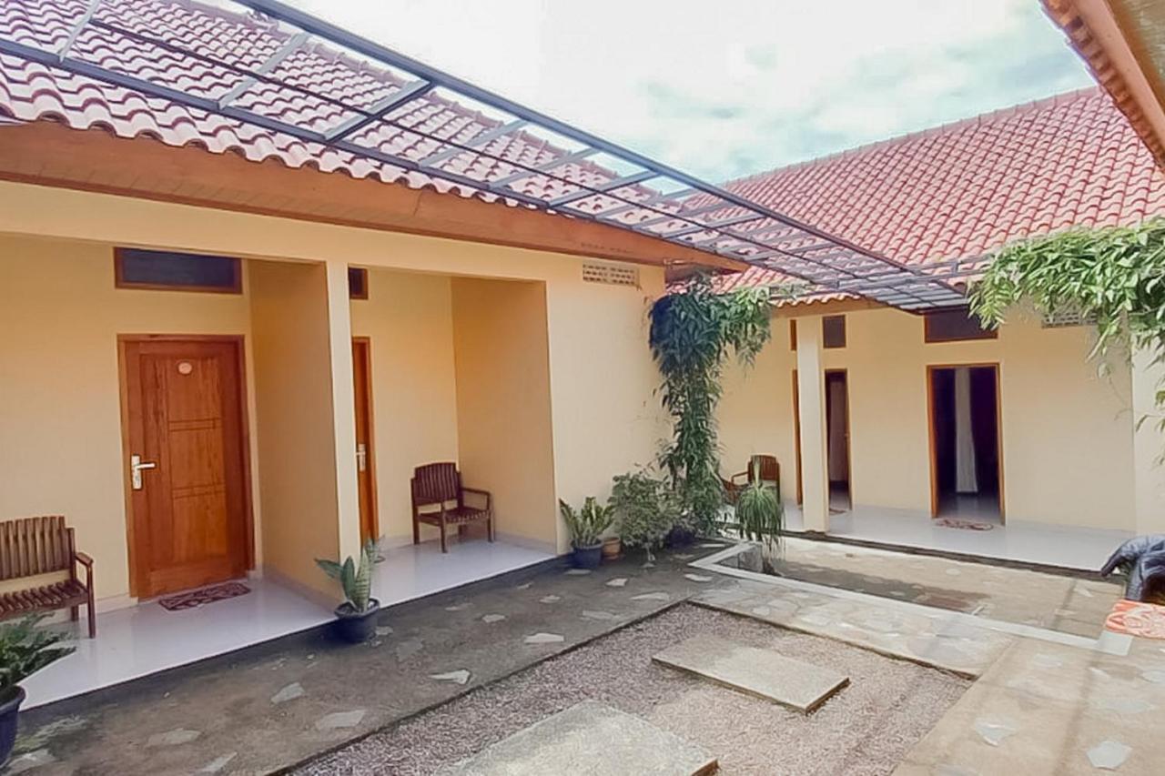 Hotel Reddoorz Syariah Near Tugu Lampu Gentur Cianjur Exteriér fotografie