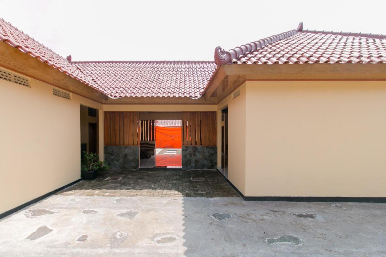 Hotel Reddoorz Syariah Near Tugu Lampu Gentur Cianjur Exteriér fotografie